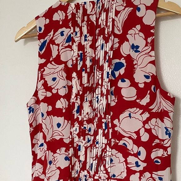 Banana Republic Red Floral V-Neck Sleeveless Dress - Classic Summer Style - Picture 5 of 5